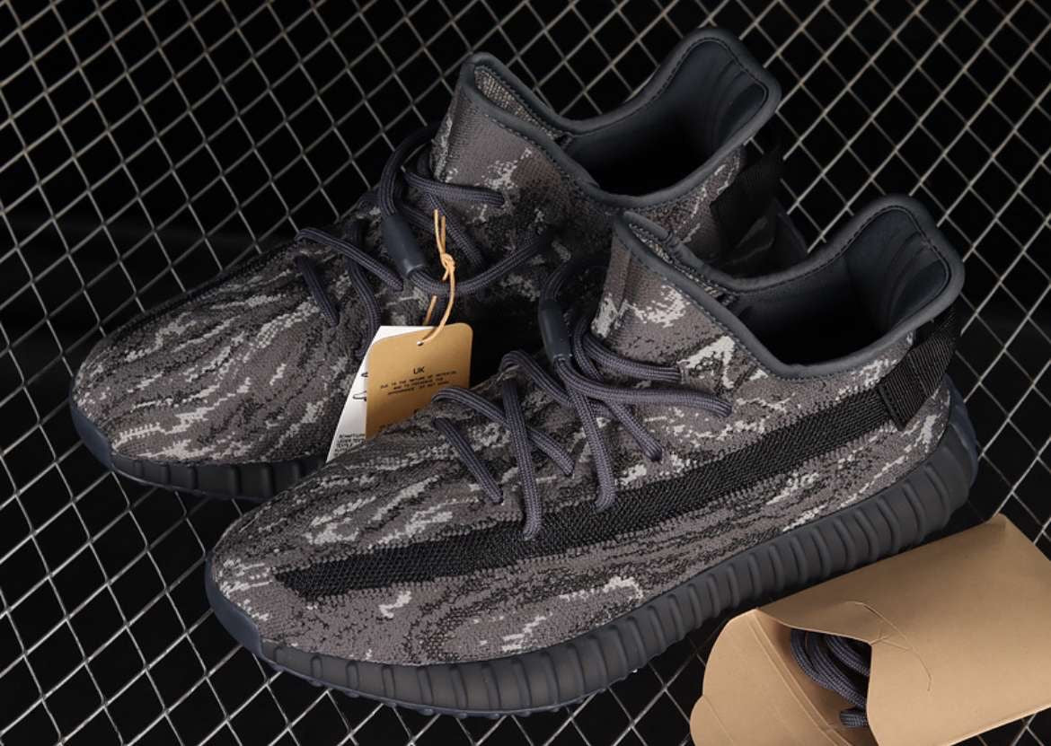 YZY 350 V2 Dark Salt