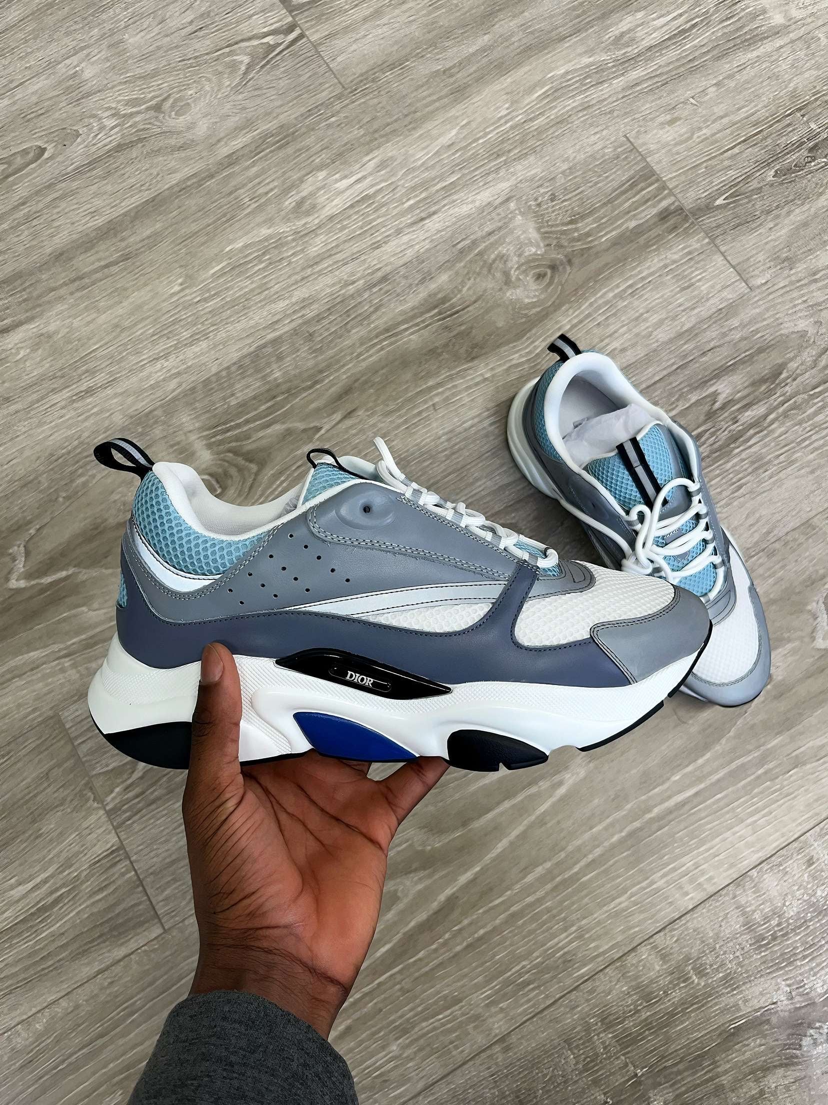B22s grey/blue