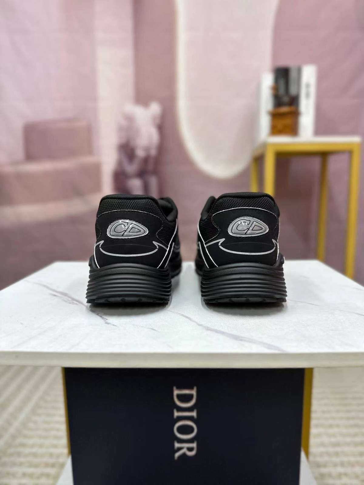 B30 Trainer Black