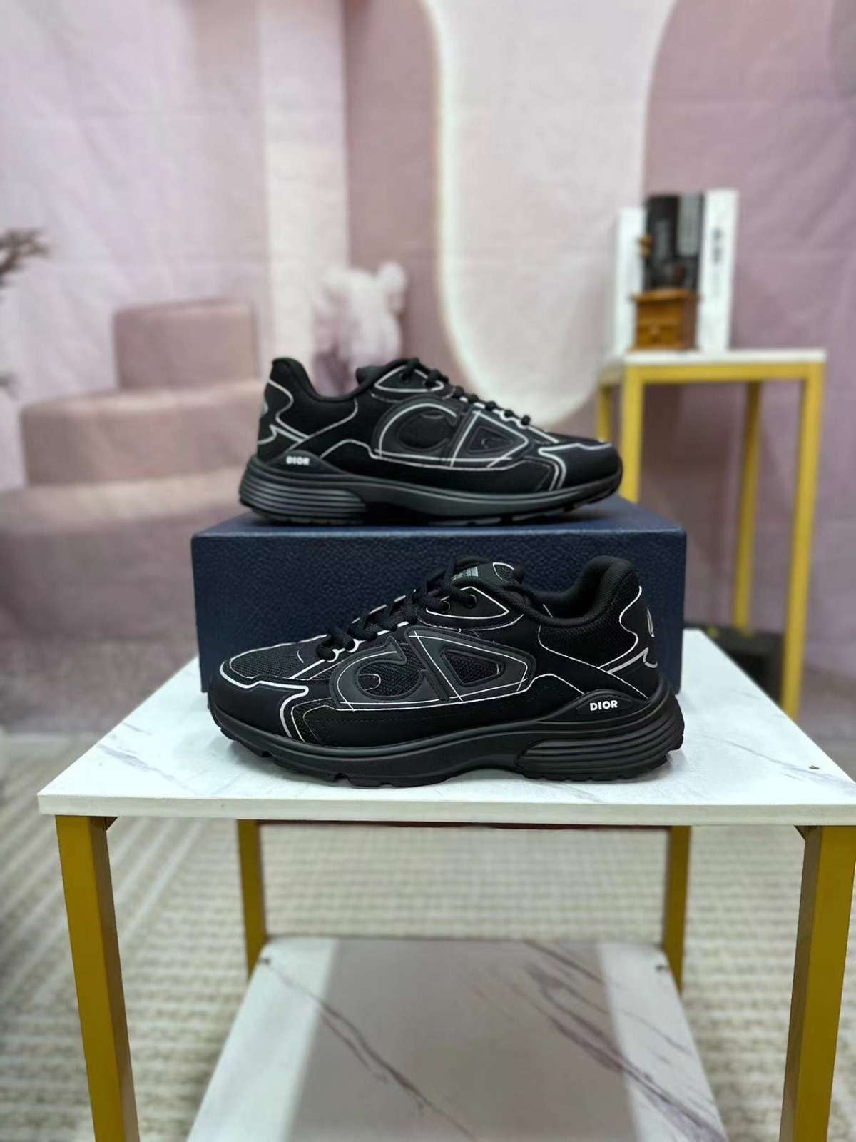 B30 Trainer Black