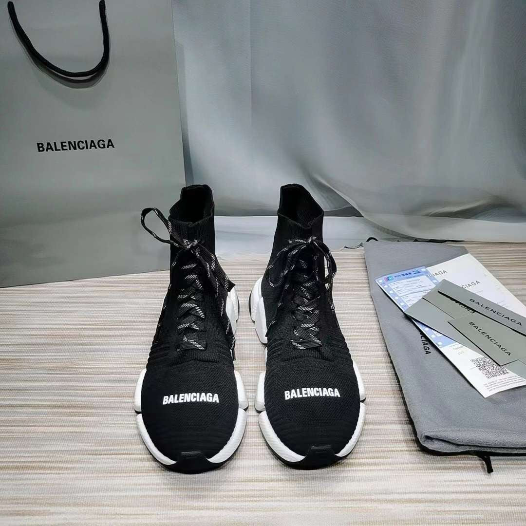 Sock runner laced