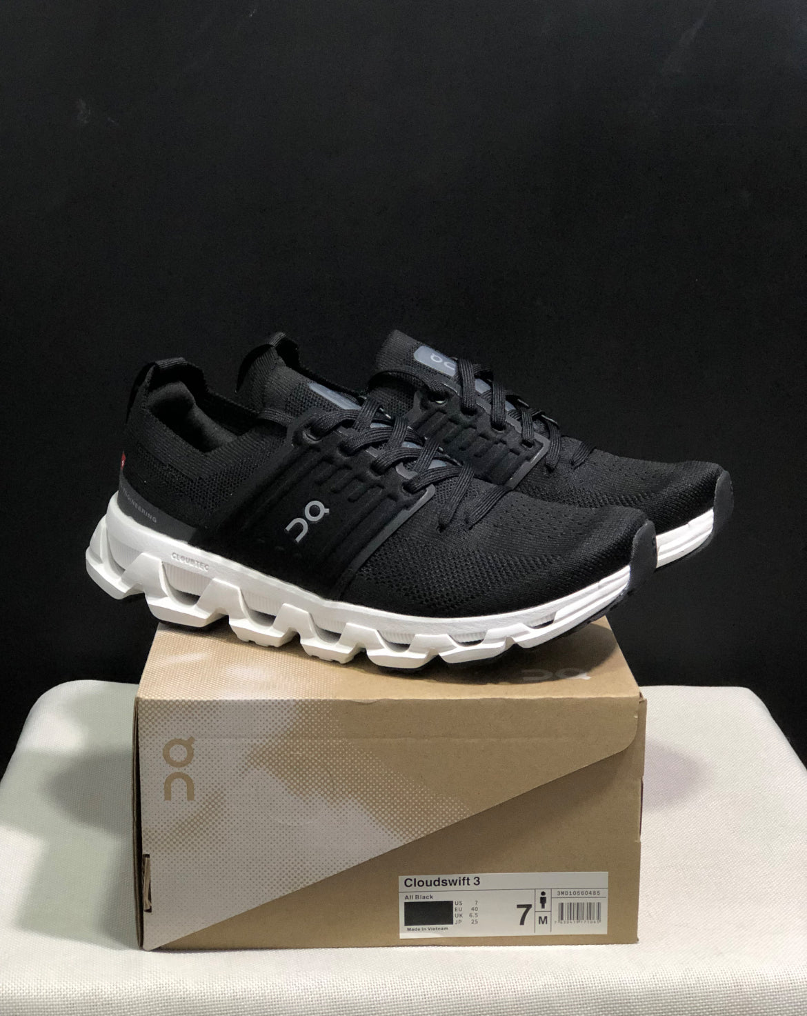 OC Cloudswift V2 black/white