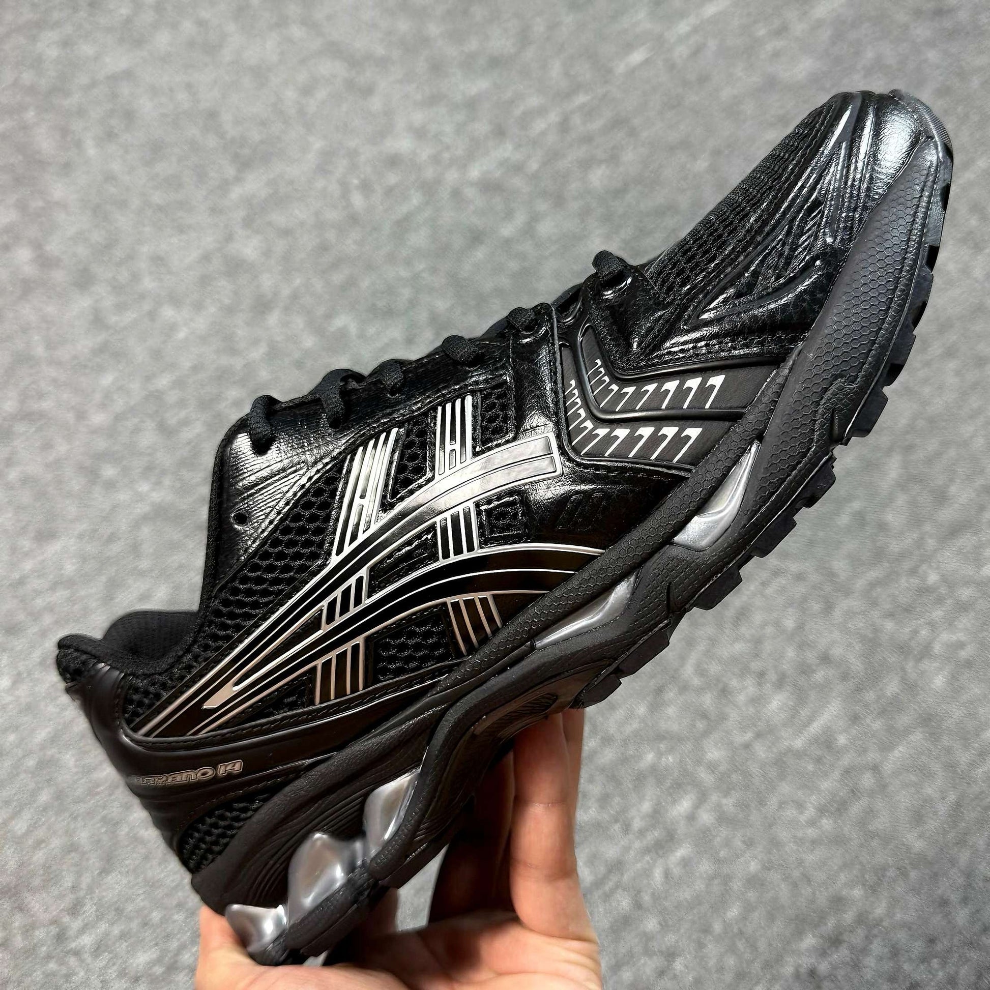 Gel Kayano 14 black