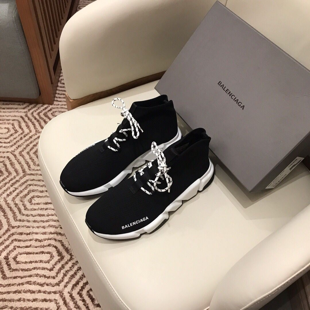 Laced Sock Runner