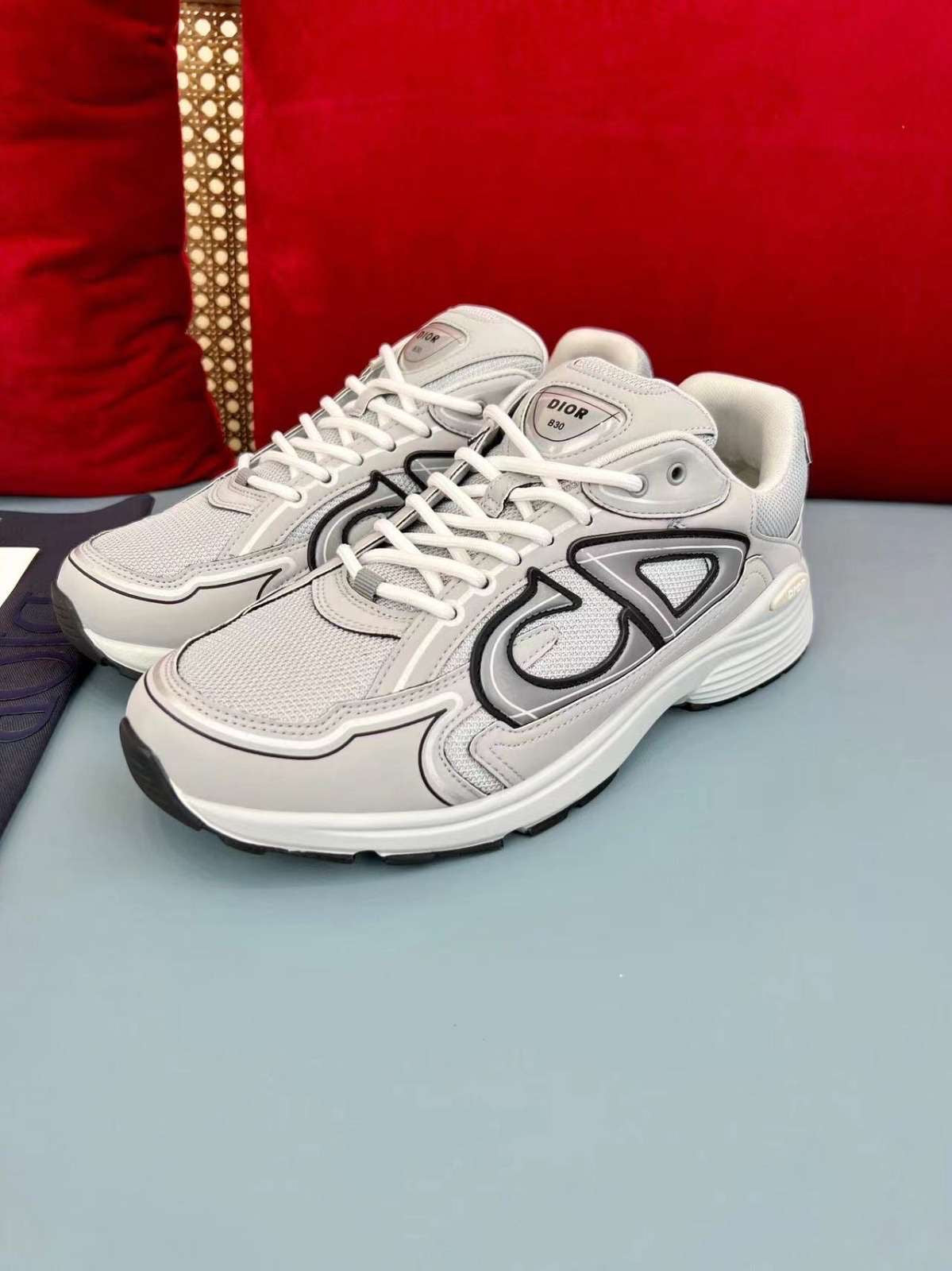 B30 Trainer Light Grey