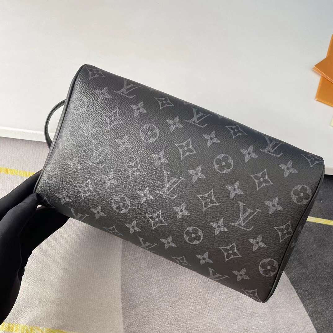 Lv Washbag