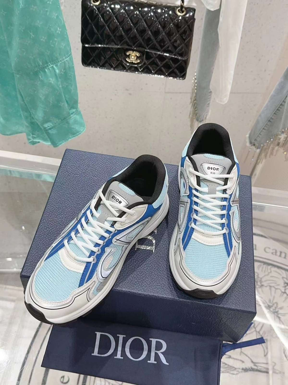 B30s Trainer Blue/White
