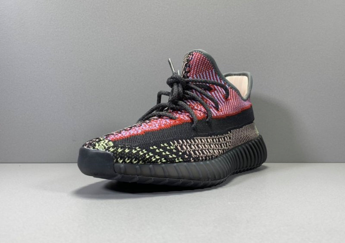 YZY 350 V2 Yecheil