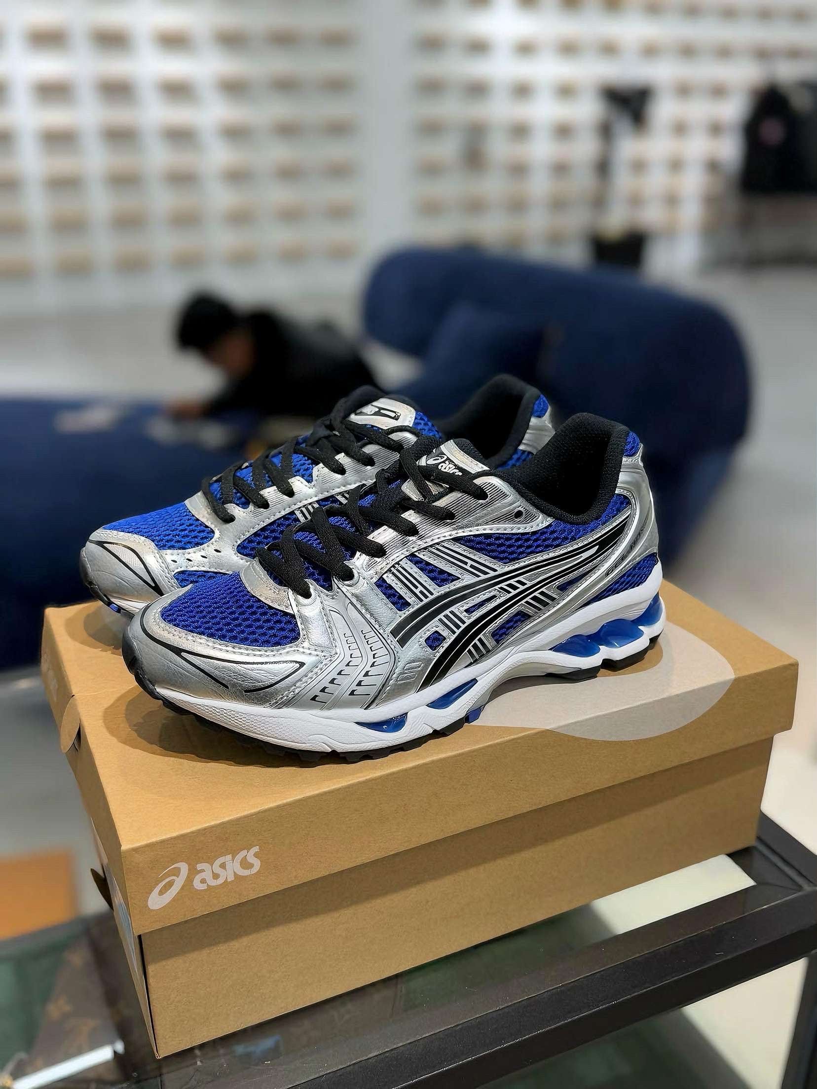 Gel Kayano 14 dark blue/silver