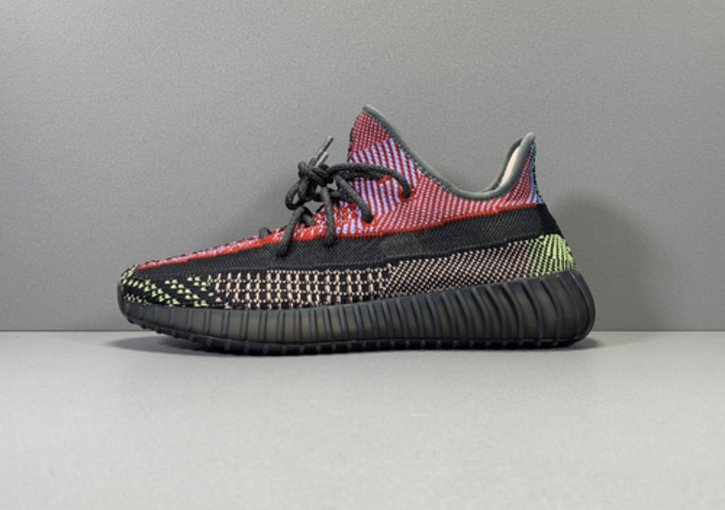 YZY 350 V2 Yecheil