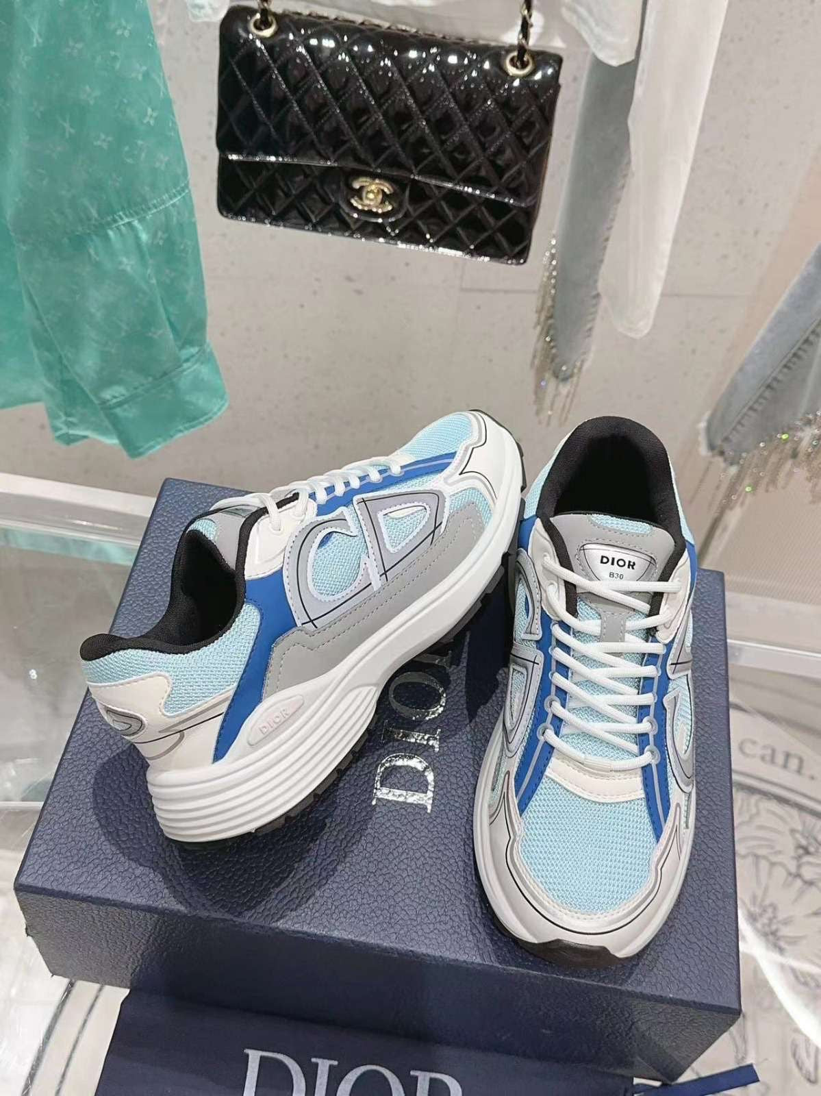 B30s Trainer Blue/White
