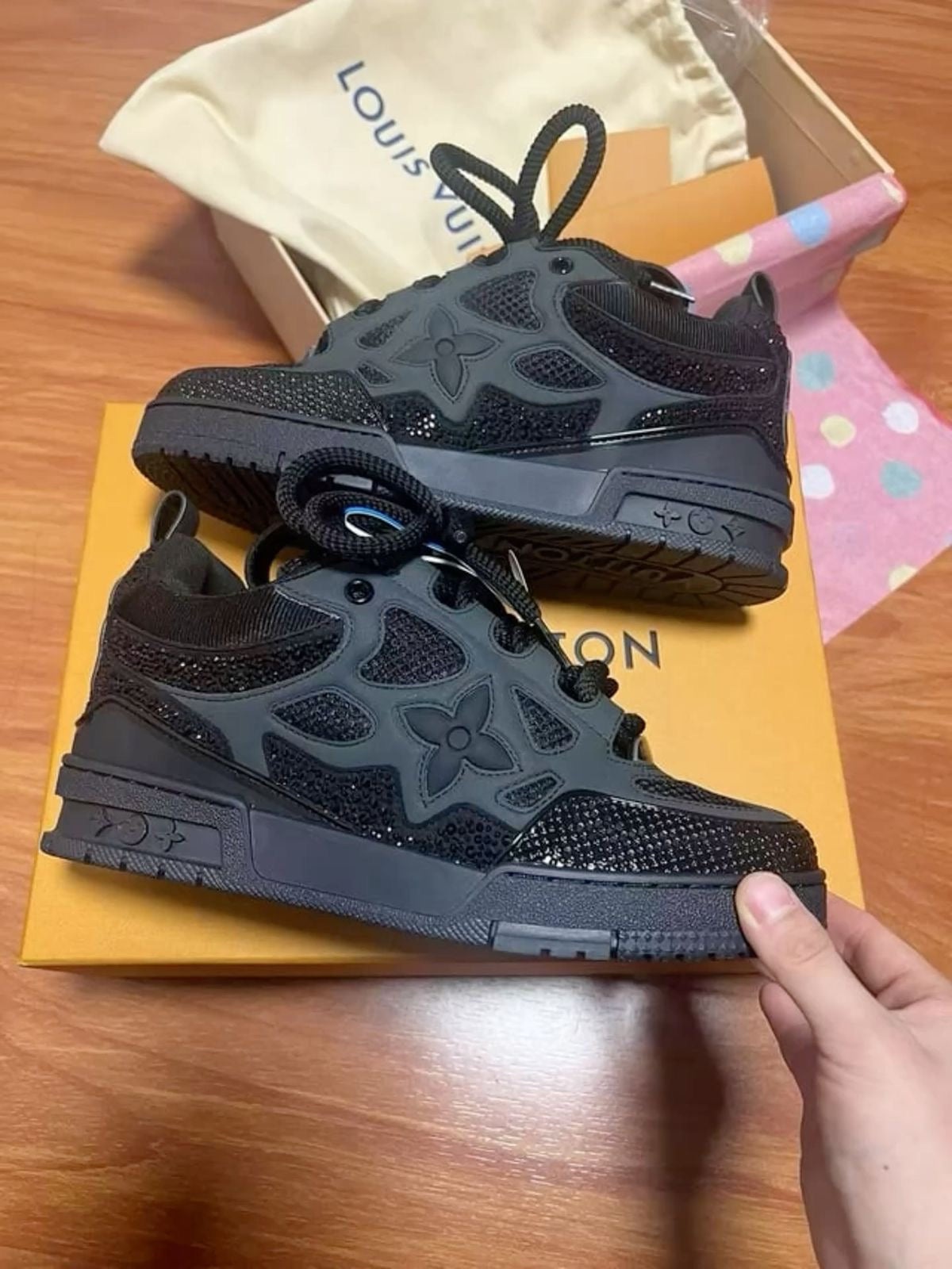 LV Skate Black