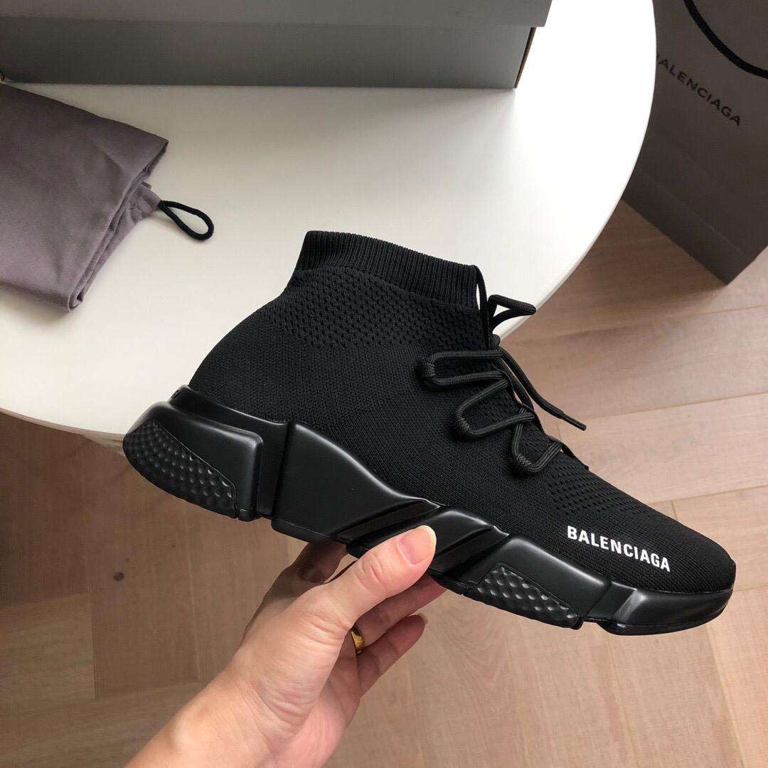 Sock runner black laced